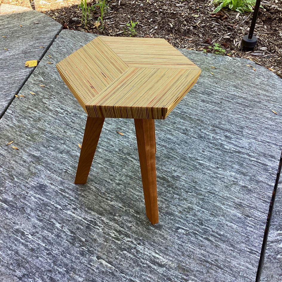 Tabouret | Cerisier et contreplaqué