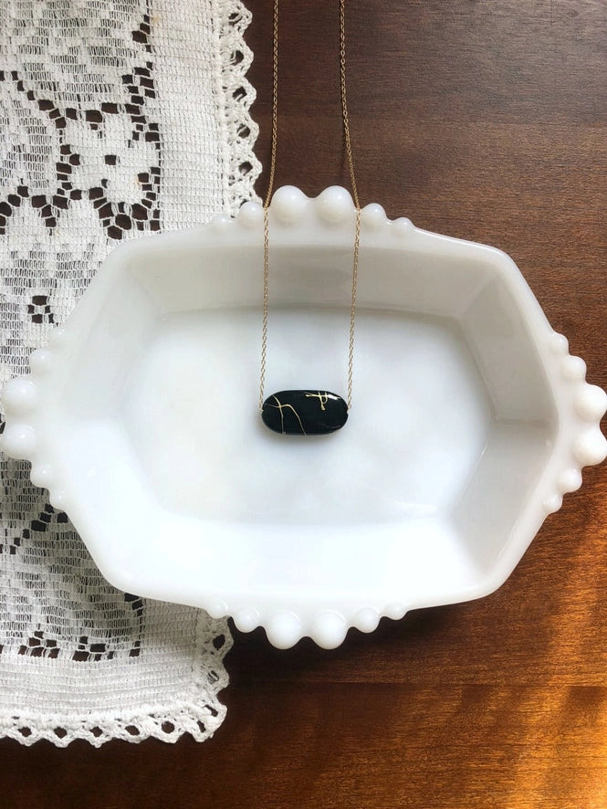 Collier "Je suis entier" inspiré du Kintsugi | Ovale noir