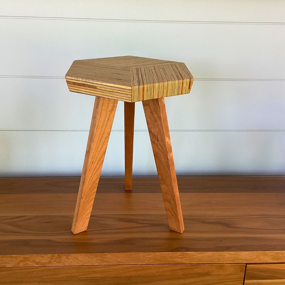 Tabouret | Cerisier et contreplaqué