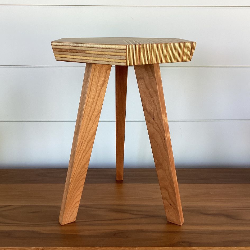 Tabouret | Cerisier et contreplaqué
