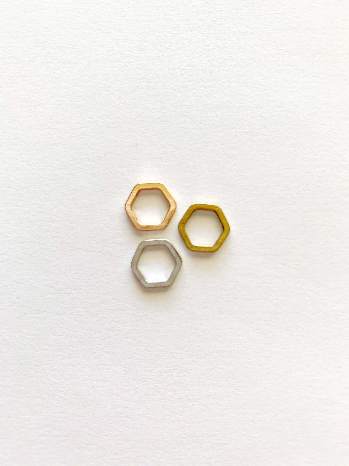 Clous d'oreilles hexagonaux | Silver Nature
