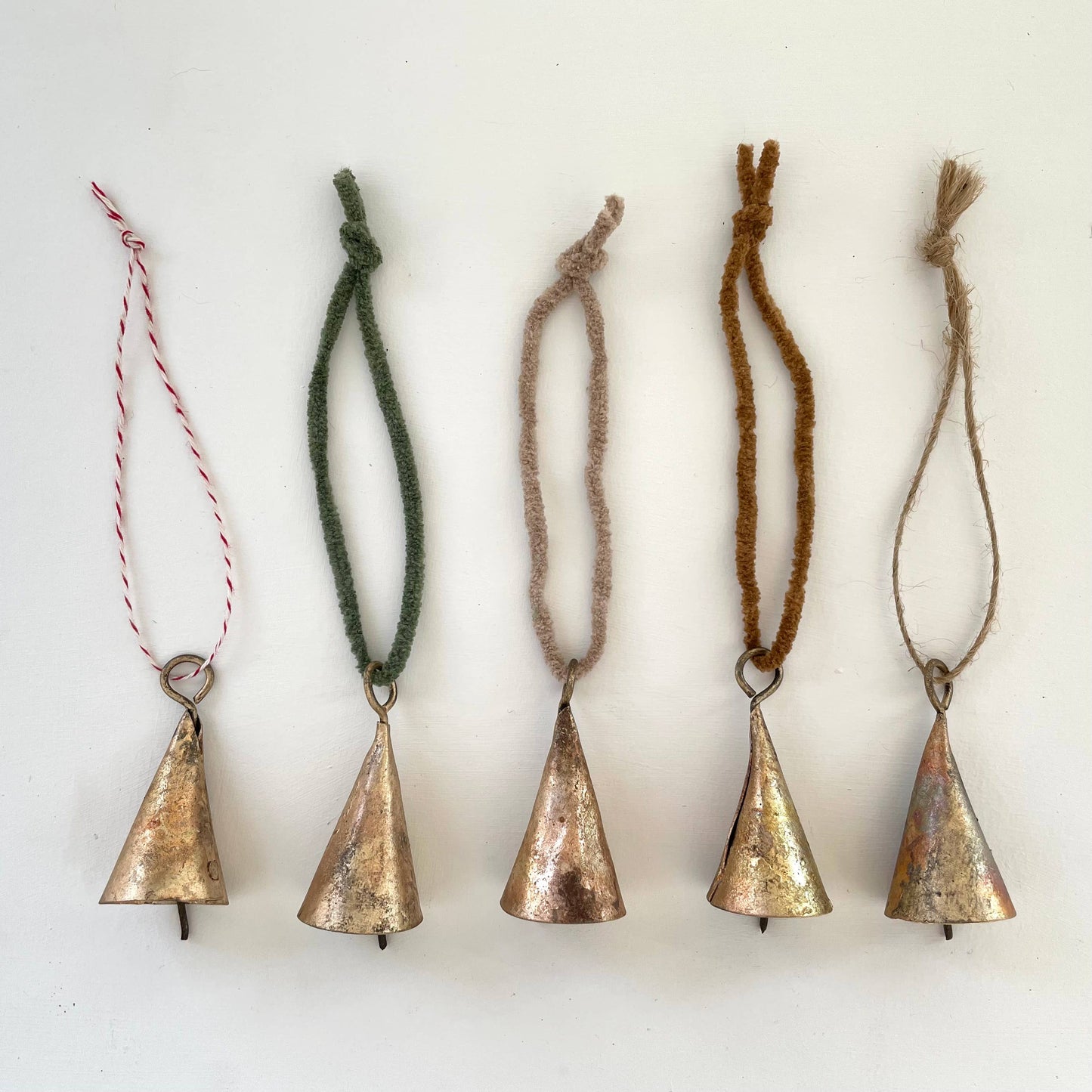 Cloche décorative rustique en laiton | Cône
