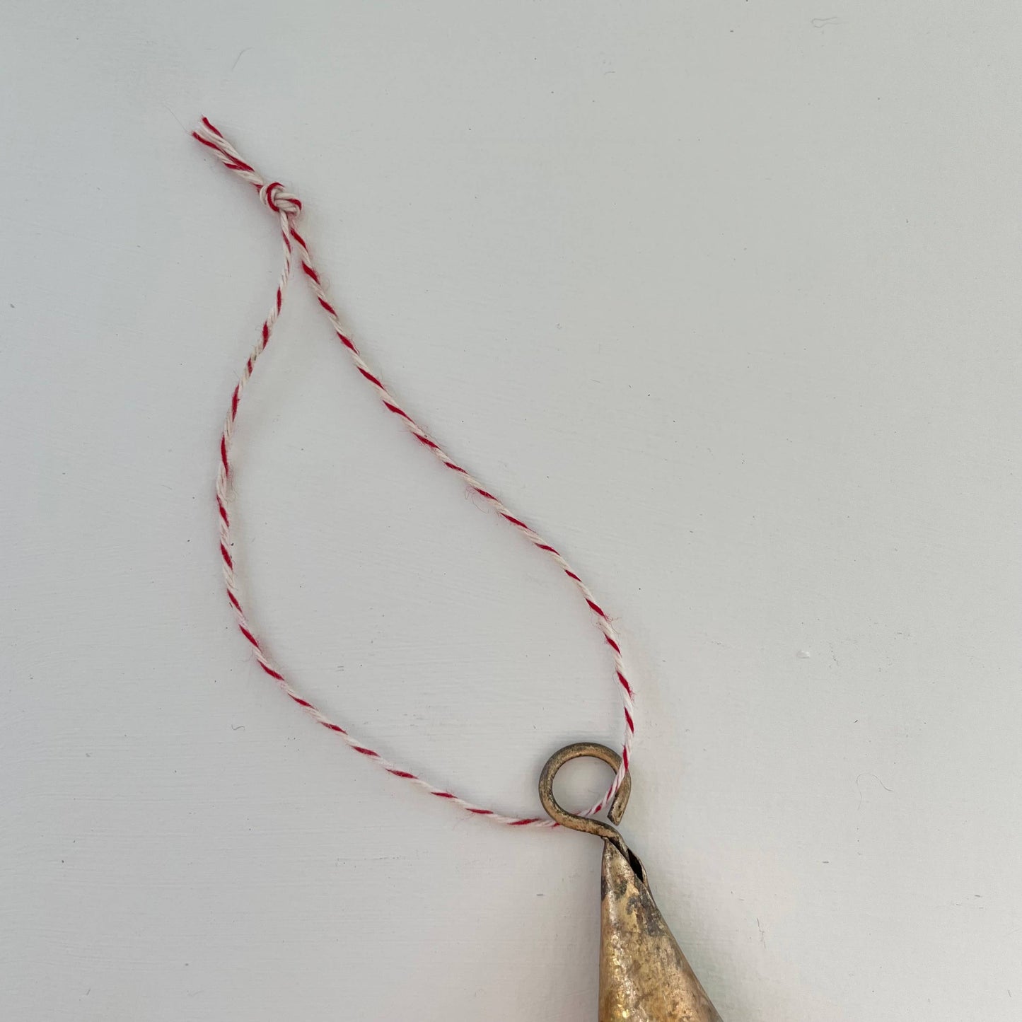 Cloche décorative rustique en laiton | Cône