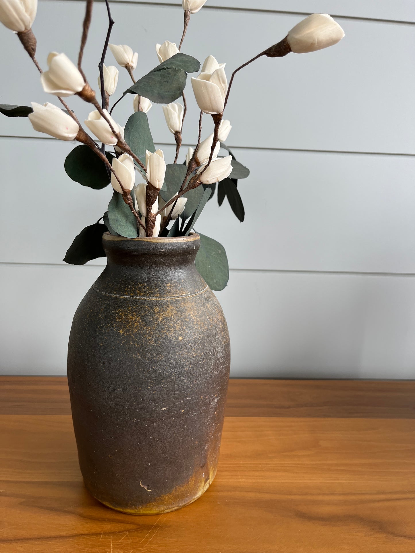 Vase en faïence vintage de taille moyenne | Patine brune