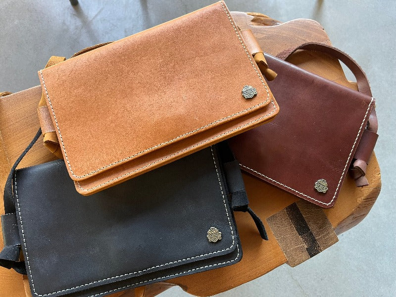 Leather Crossbody Envelope Purse | Honey Brown