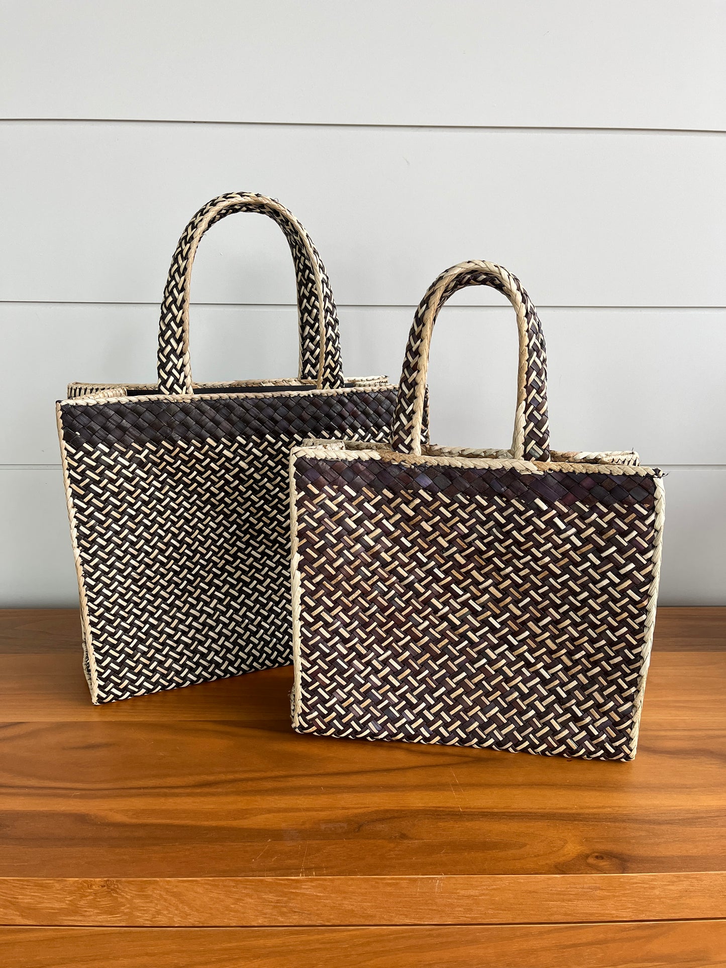 Sac fourre-tout tissé à la main de taille moyenne | Noir avec motif naturel