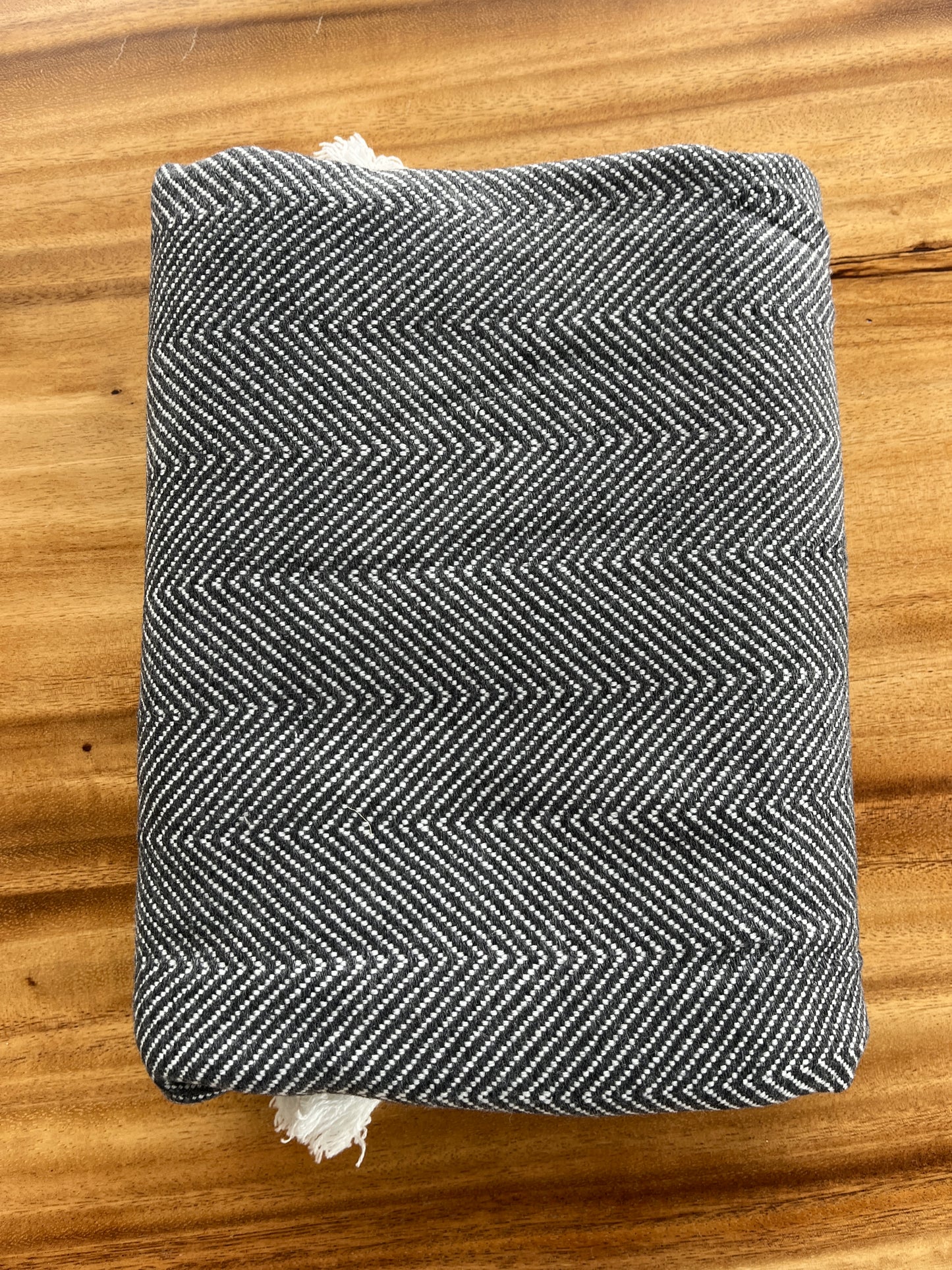 Luxury Cashmere Throw Blanket | Dual Tone Charcoal with Fringe