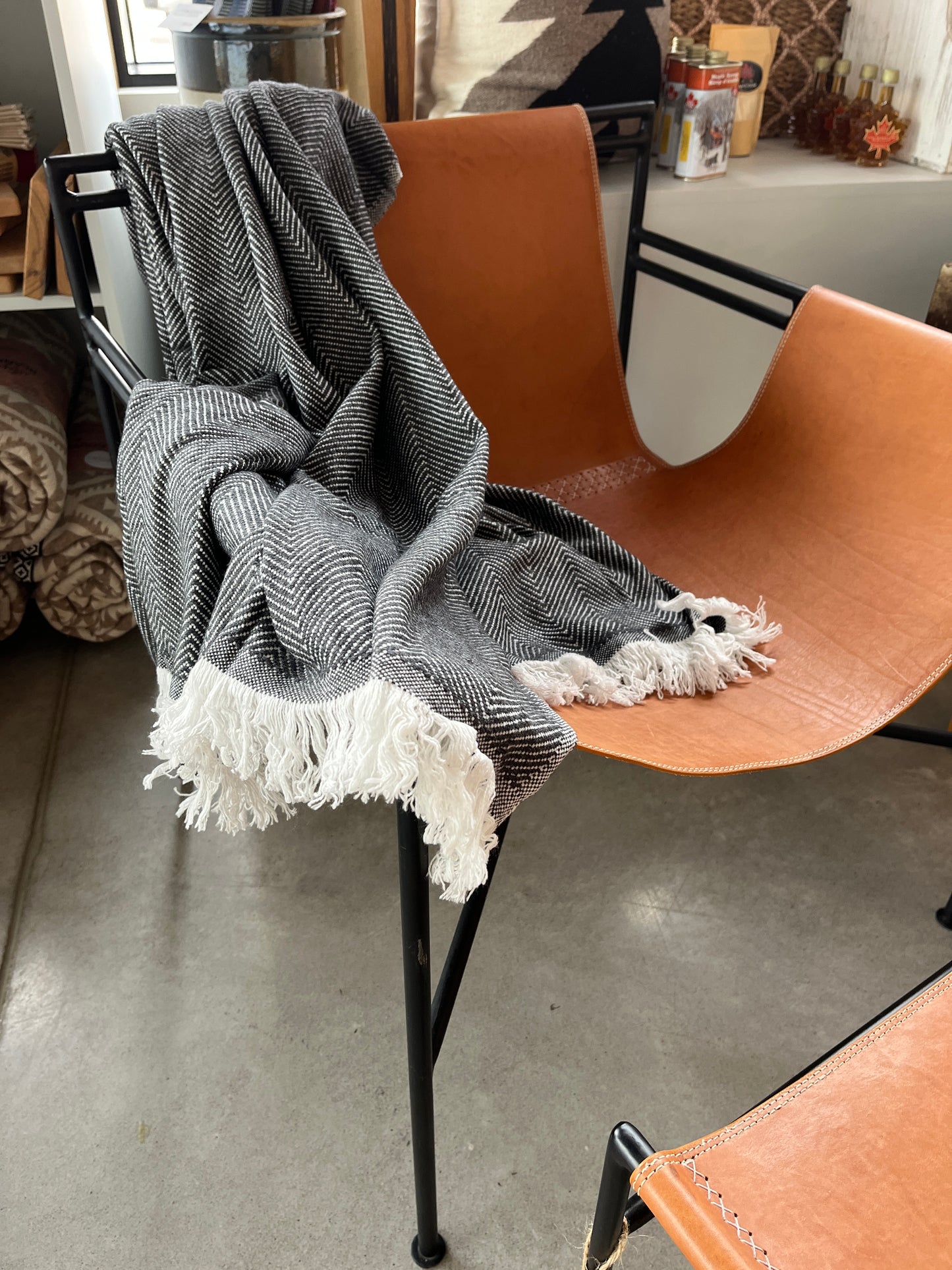 Luxury Cashmere Throw Blanket | Dual Tone Charcoal with Fringe