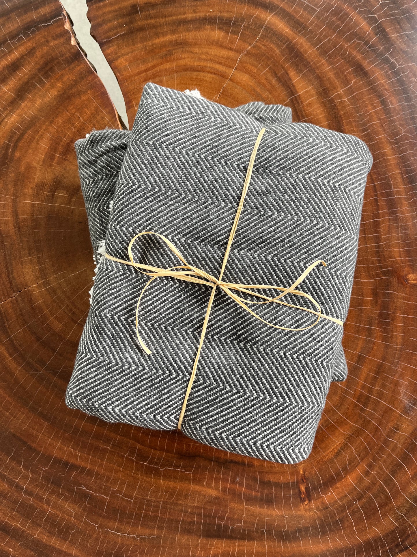 Luxury Cashmere Throw Blanket | Dual Tone Charcoal with Fringe