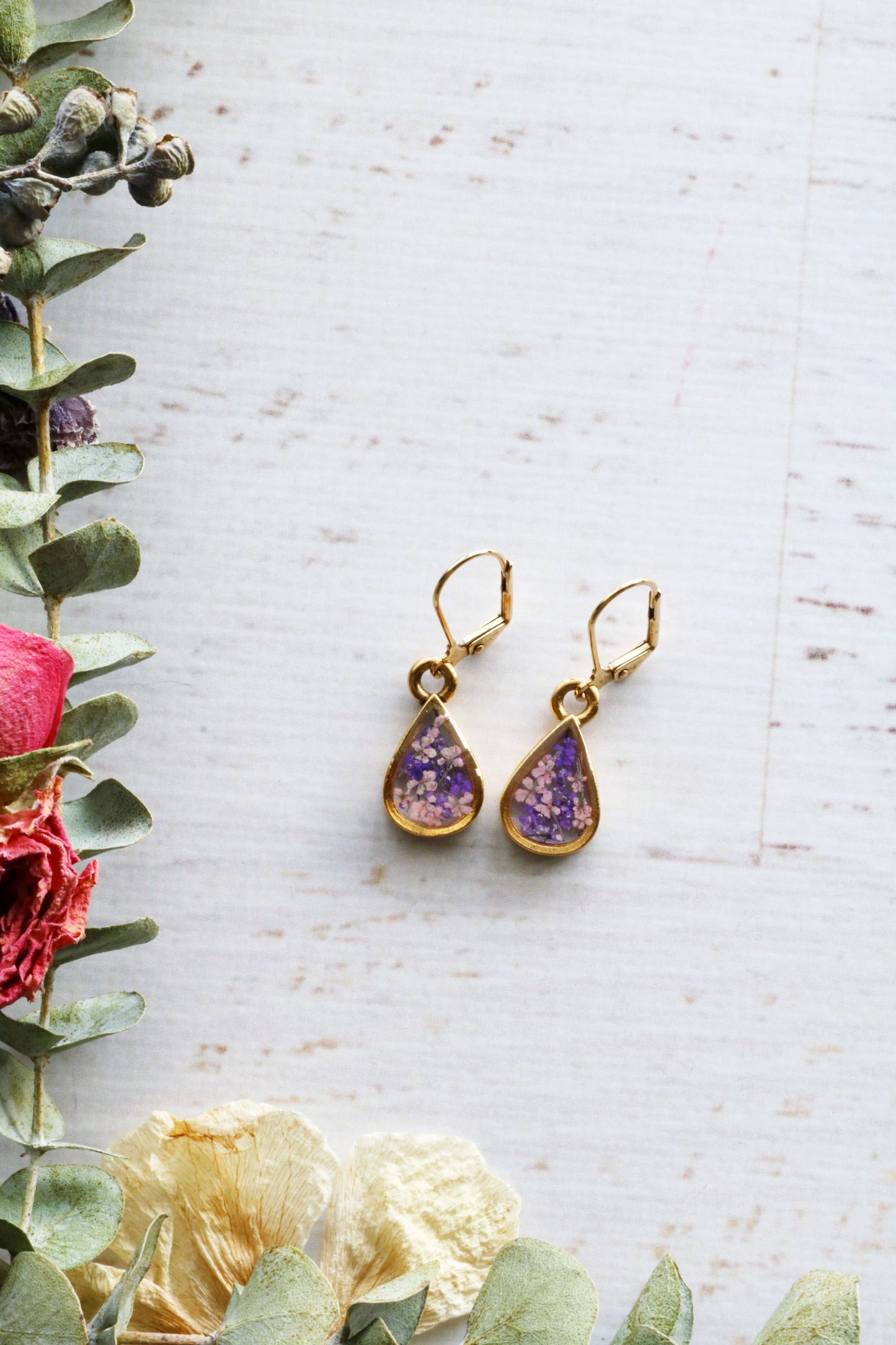 Boucles d'oreilles à levier en forme de larme | Fougère en cuir / Or