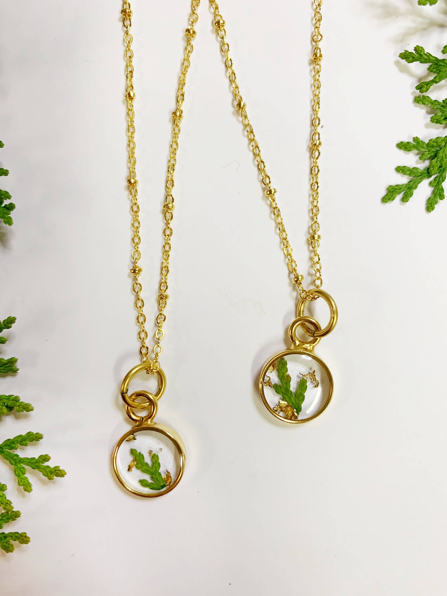 Circle Necklace | Medium Gold Cedar + Sparkle