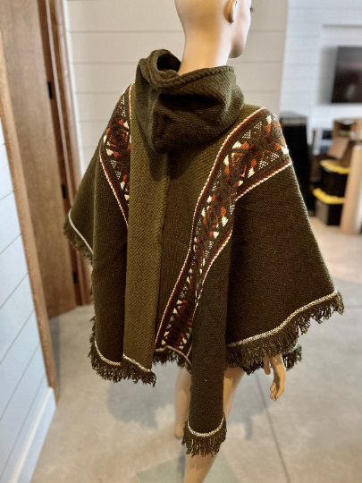 Handwoven Hooded Wool Poncho (Round Cut) | Olive