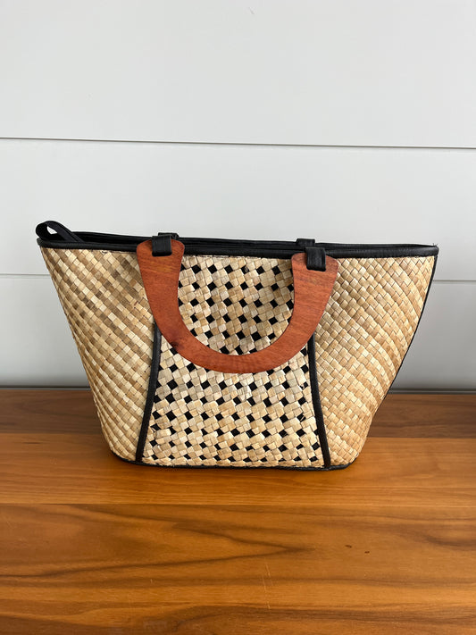 Pandan Bayong Purse | Natural with Black