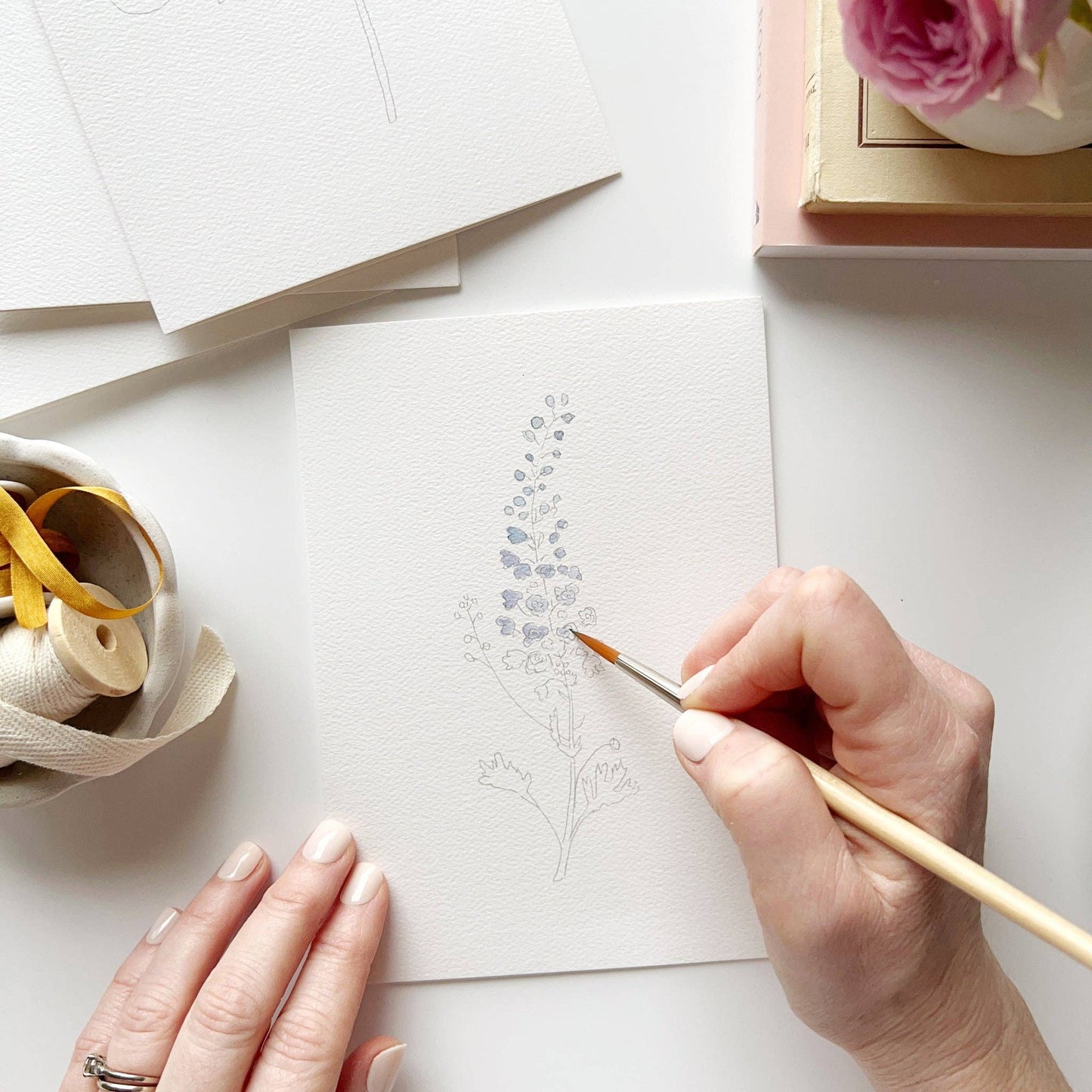 Cartes postales à peindre avec des fleurs de jardin